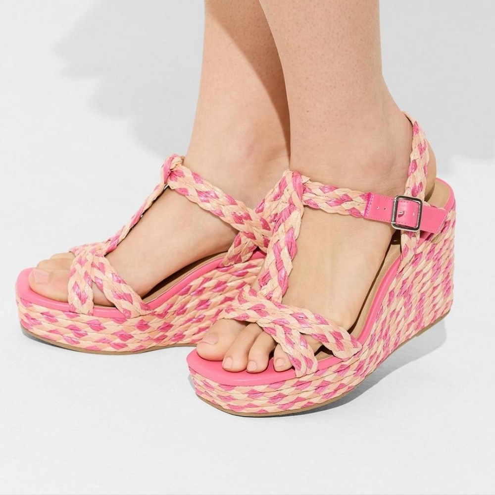 NWOT - Torrid - T-Strap Platform Raffia Wedge 9.5WW